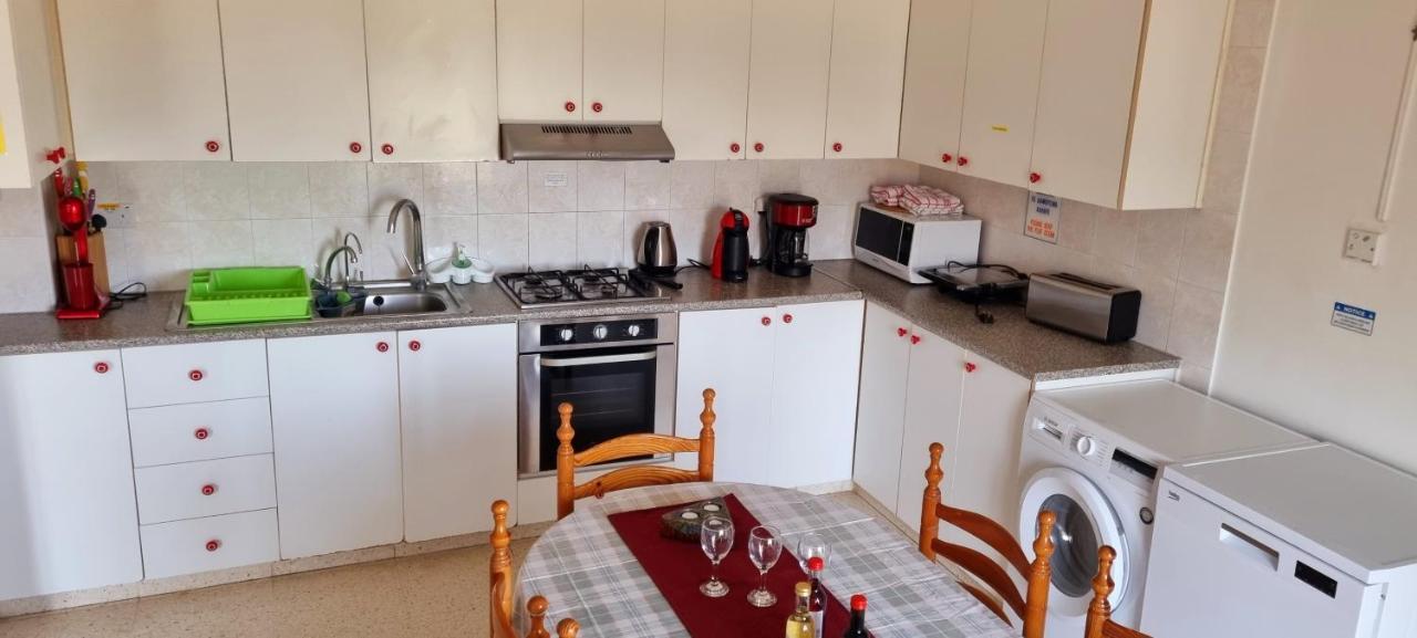 Astrofegia Apartments Near The Sea Agia Marina  외부 사진